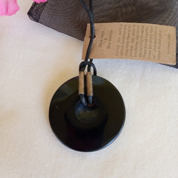 onyx and howlite necklace - Picture 3 of 13